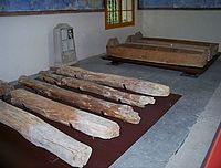 Poteaux d'exécution et cercueils