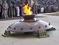 La flamme du souvenir au Mont-Valérien