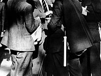 Contrôle d'identité de la police parisienne en 1942